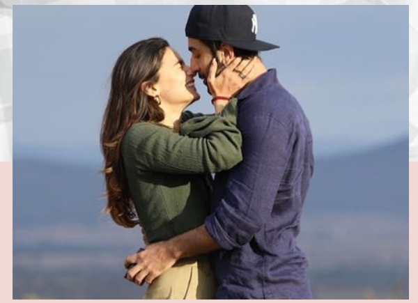 Alia Bhatt finally shares pics from the moment Ranbir Kapoor proposed to her, fans spot ring box