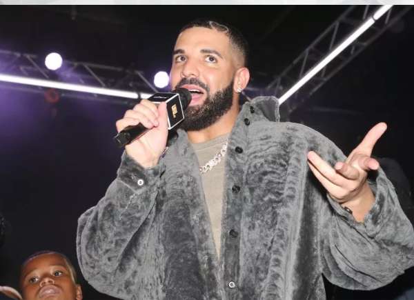 Drake shares direct message receipts after music critic publishes fakes