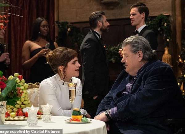 Emma Watson pays Robbie Coltrane a heartfelt tribute.