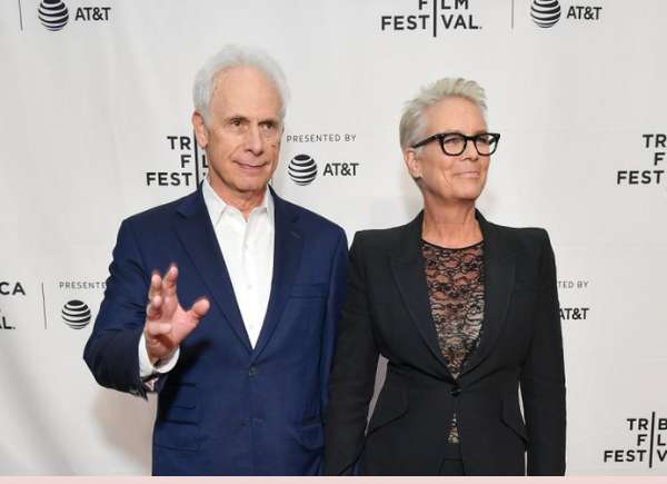 How much younger is Christopher Guest than Jamie Lee Curtis?