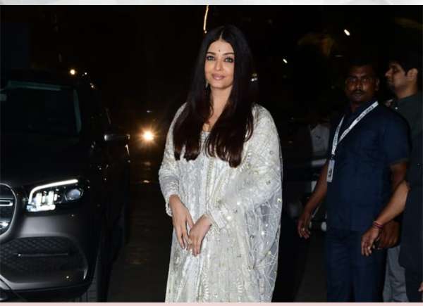 In a red salwar suit, Aishwarya Rai spells us out with her style magic wand.