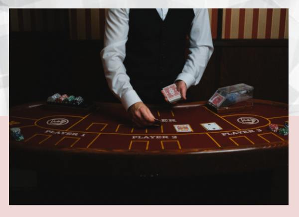 The Benefits of Playing at an Internet Gambling Site