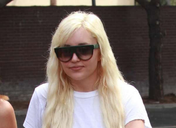 There are still 300 hours of cosmetology education for Amanda Bynes.